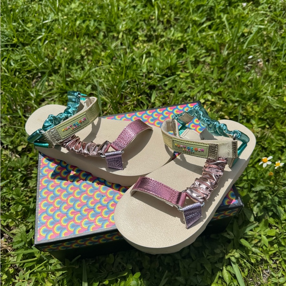 Kurt Geiger Kids Sandals in Pink and Teal